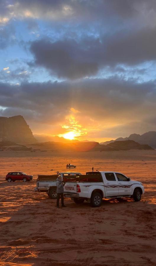 Wadi Rum Sunset Camp エクステリア 写真
