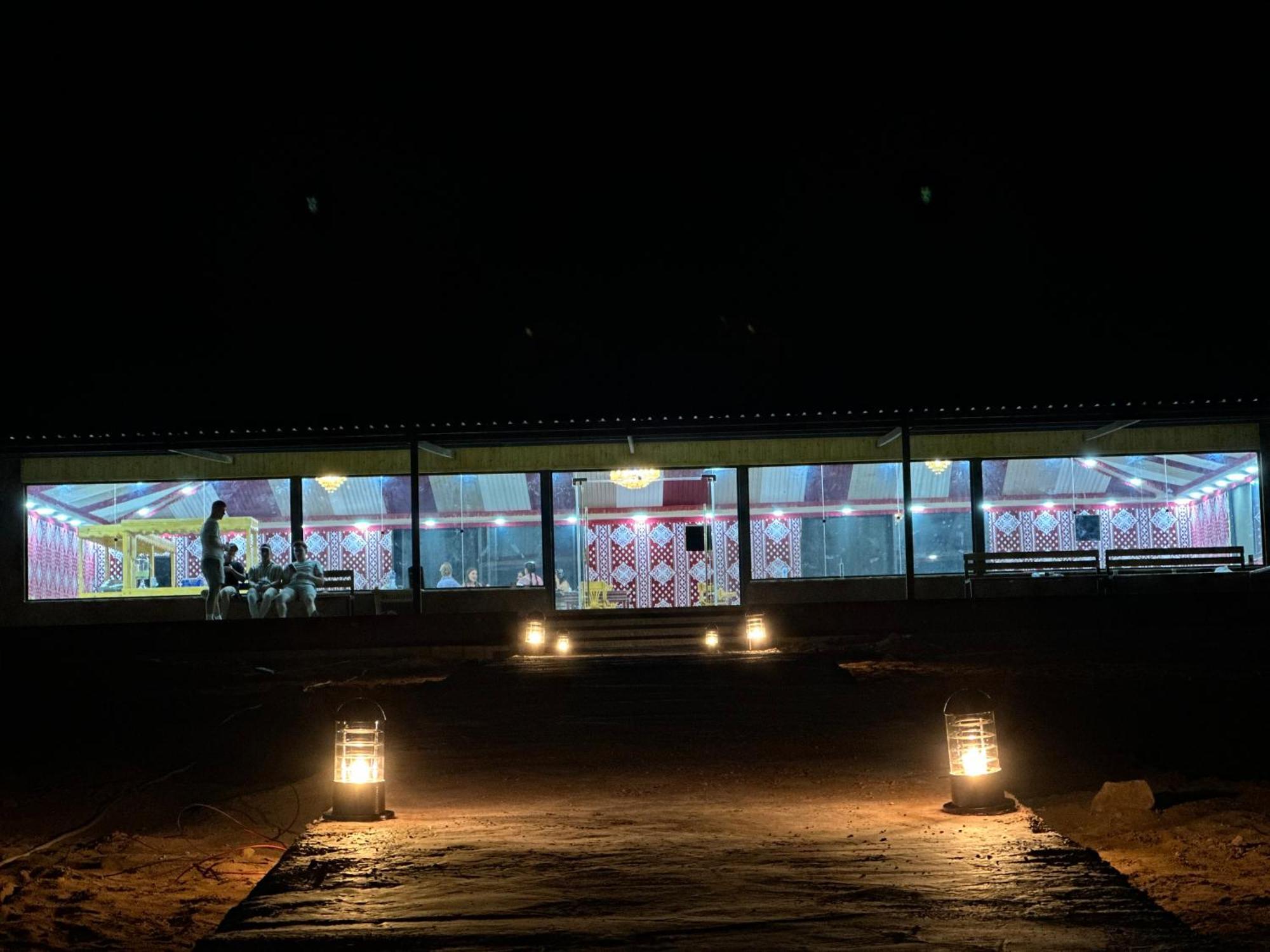 Wadi Rum Sunset Camp エクステリア 写真